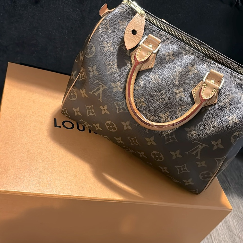 Authentic Louis Vuitton Speedy Bag. Pre-Owned in Great  Condition.